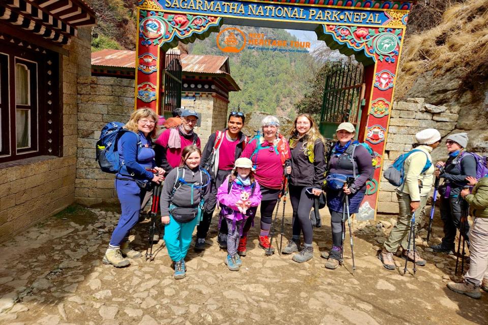 Everest Base Camp vs Annapurna Circuit 2025 Comparison