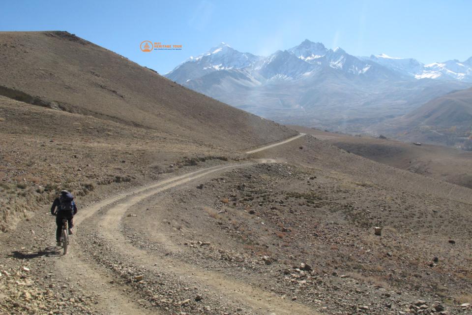 Why Choose the Annapurna Circuit for Mountain Biking?