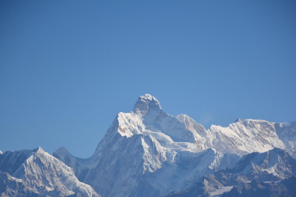 Hiring a Guide and Porter for the Kanchenjunga Trek