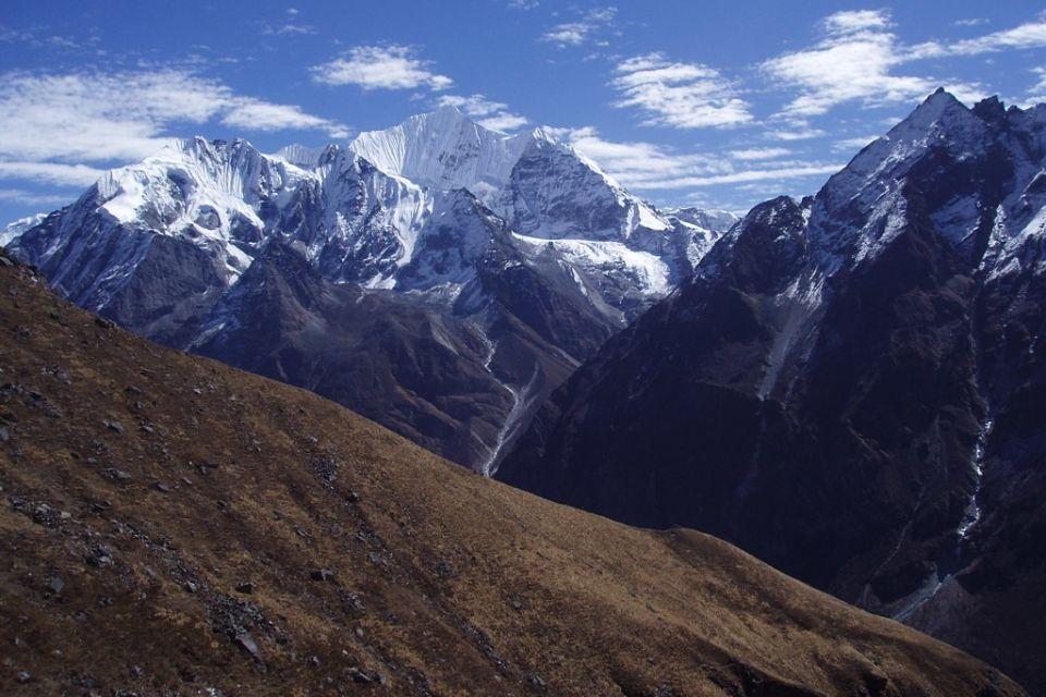 Kyanjin Ri & Tserko Ri During New Year
