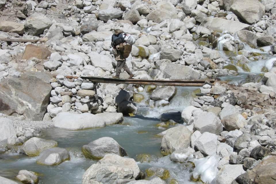 April Vs October: Best Month for Trekking