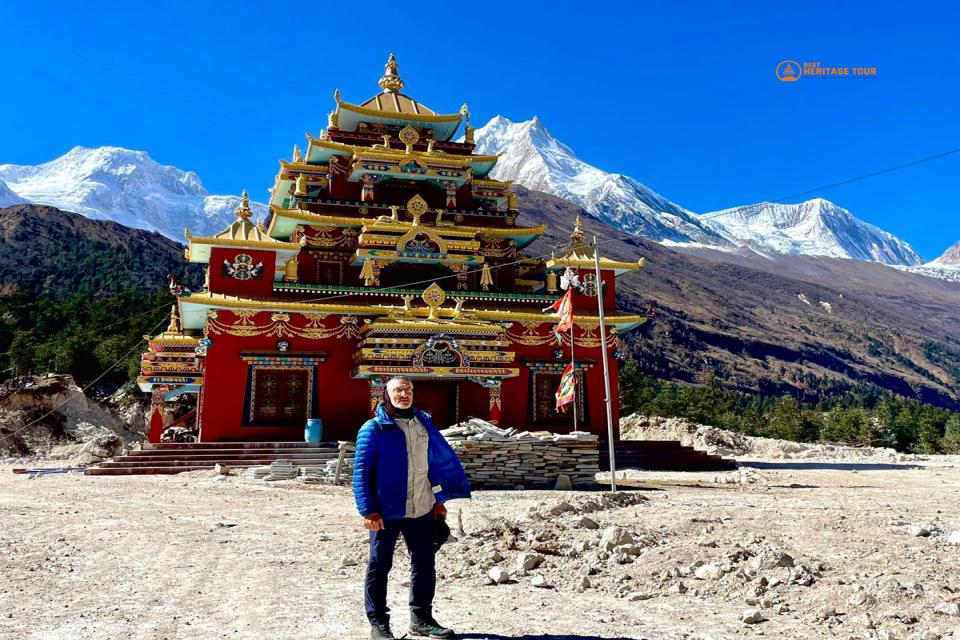 Manaslu Circuit Trek Comprehensive: Difficulty, Safety
