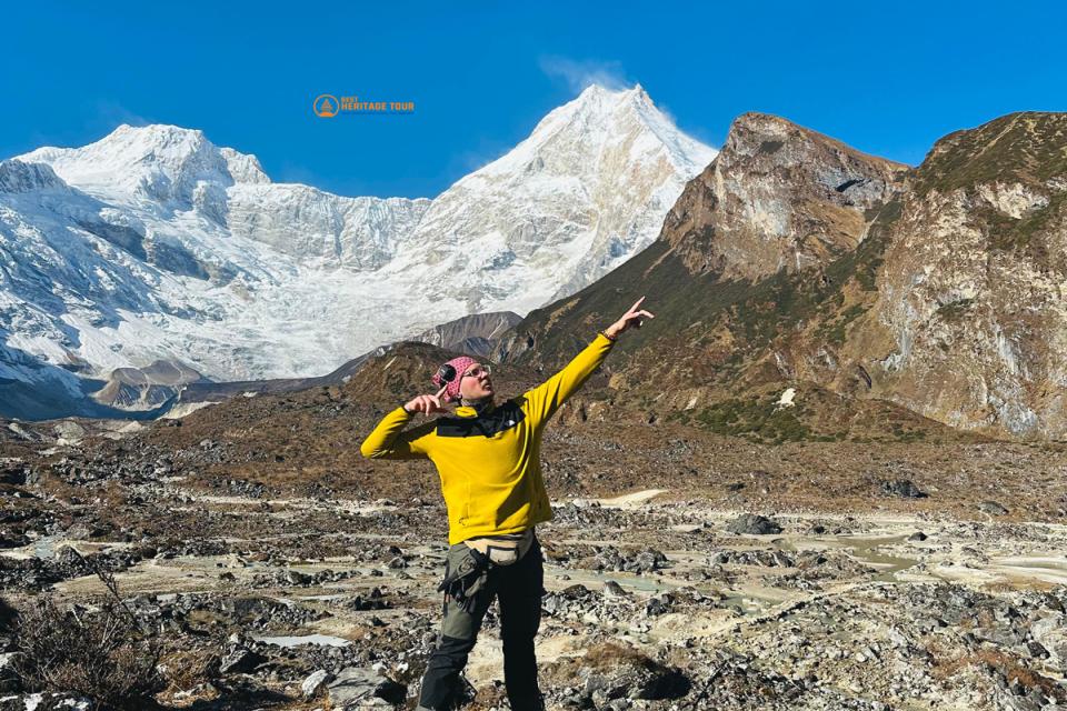 Manaslu Circuit Trek: The Ultimate Guide for 2025/2026
