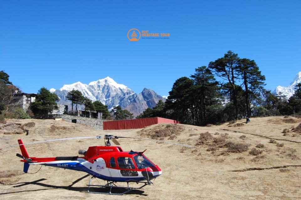 EBC Trek Helicopter Return From Pheriche