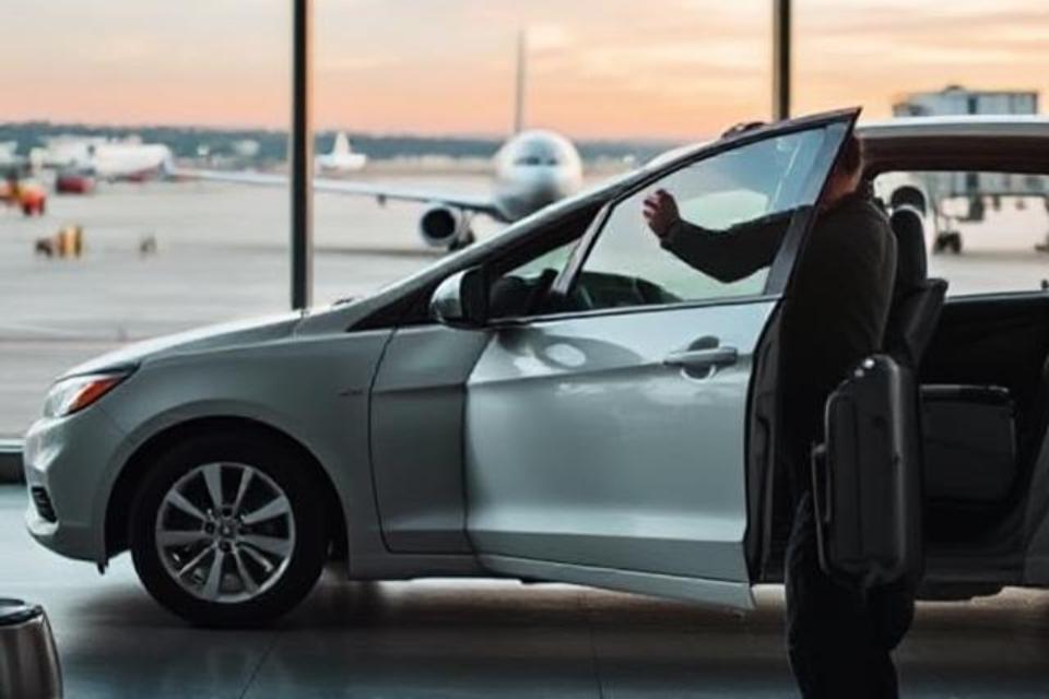 Airport Pick-Up & Drop-Off Service